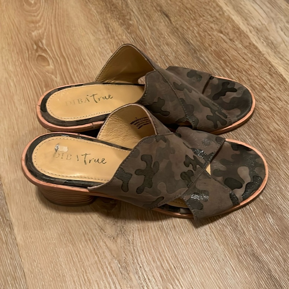 Diba True | Craft Camo Block End Suede Sandal 7 Gently Used